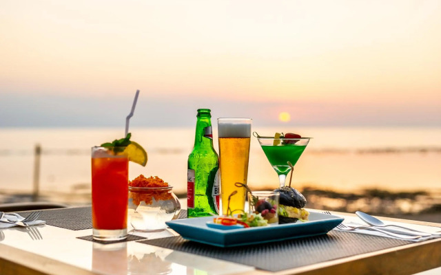 Lovina Beach Club & Resort
