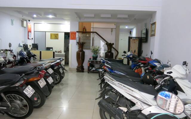 RedDoorz Anh Ngoc Hotel