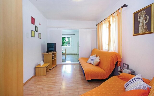 Awesome Home in Sucuraj With Wifi and 2 Bedrooms