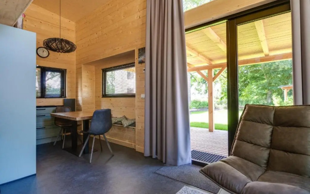 Fraai Tiny House aan het veluwemeer met uitzicht & veranda