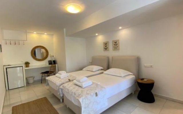 Perivoli Rooms & Apartments