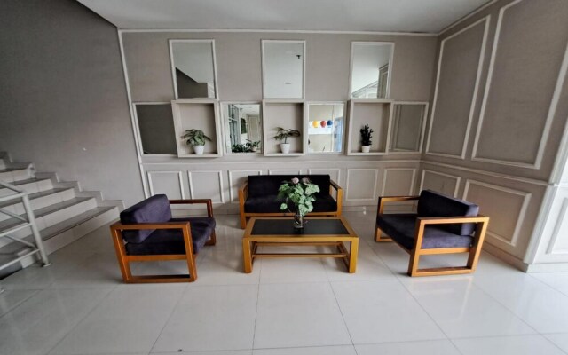 Capital O 93481 Apartement Grand Asia Afrika By Kelola Room