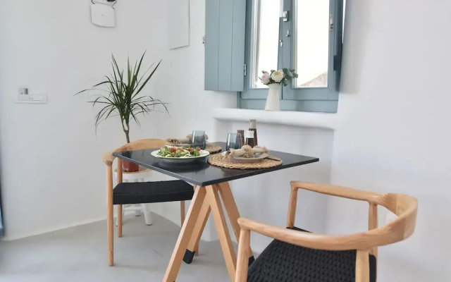 Panthea Suite Santorini
