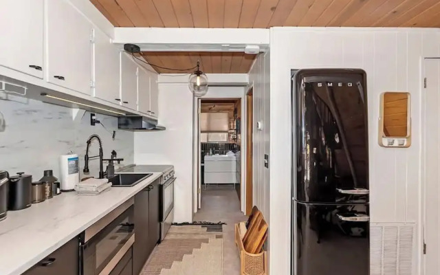 Acute A-frame Cabin w WiFi