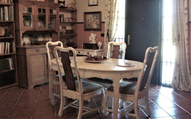 Spanish Hideaway Casa Magel B&B