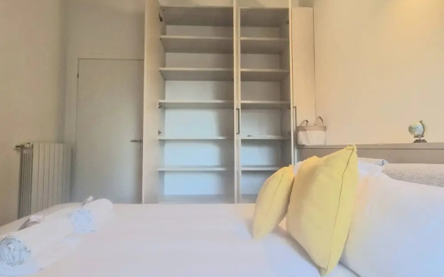 Modern Viggiù Suite Home