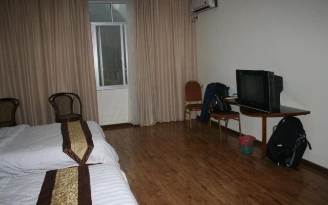 Shanshuiju Village Inn