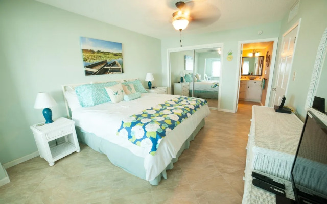 Gorgeous Ocean Views! Welcome to Bella Breeze! BeachFront 2BR 2BA