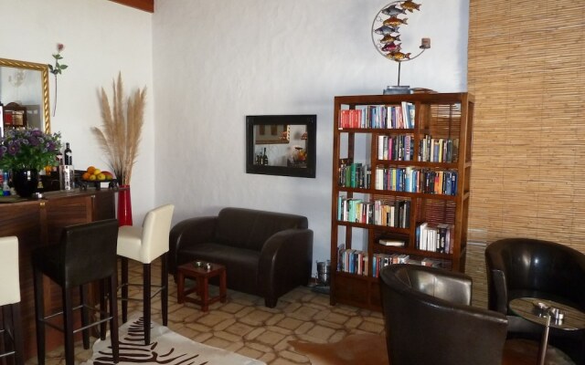 Birdcage Resort - Adult Only
