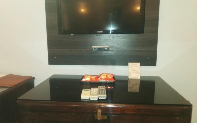 Hotel Glitz – Guest Rooms – Jaipur