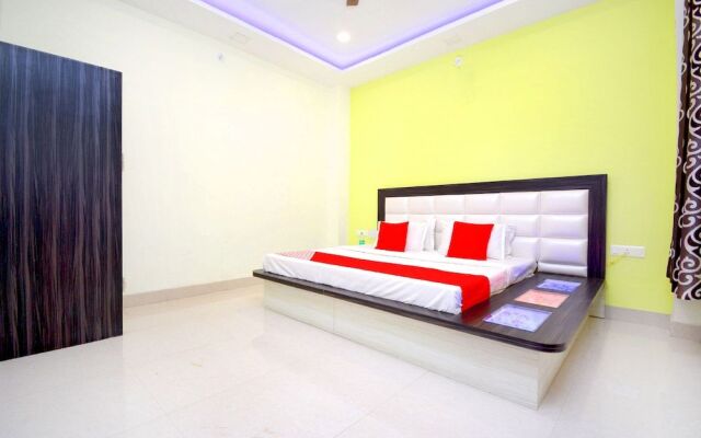 OYO 37809 Hotel Royal Lifestyle