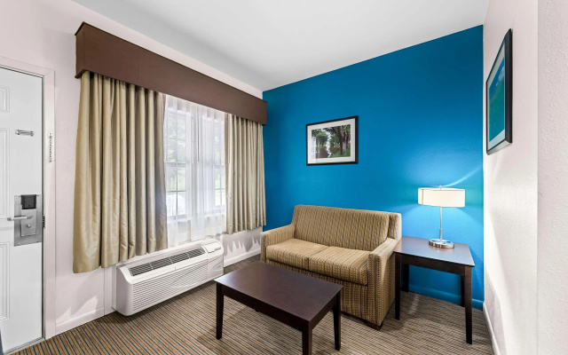 Best Western Delhi Inn