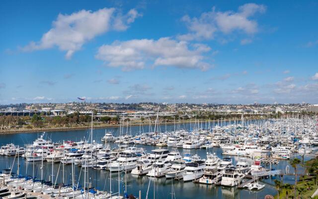 Hilton San Diego Airport/Harbor Island