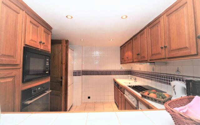 Apartment - 12 rooms - Living room lounge with fireplaces