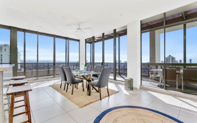 Surfers Paradise Penthouse