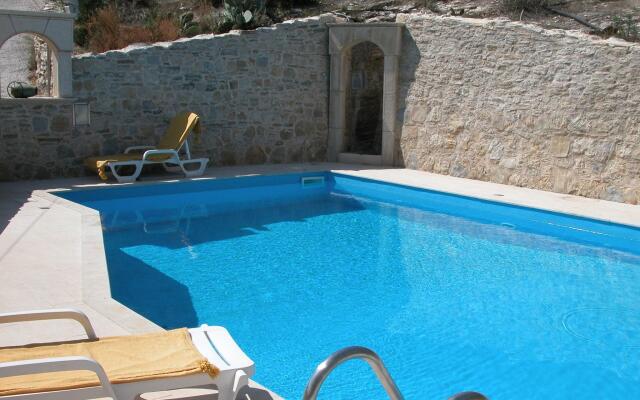 Luxurious Villa in Malades Crete