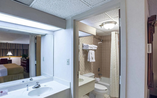 Clarion Hotel Desoto