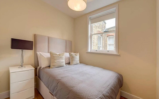 Modern 3 Bed Apartment Next to the Park - 210a