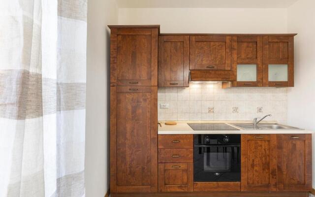 VIVI TIRANO[300m dal treno rosso del Bernina]