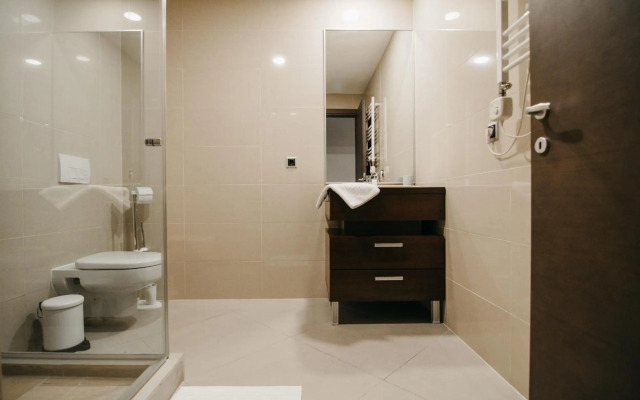 Silver Pine Apartment