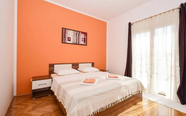 Villa Ukic for 14 People With a Large Pool