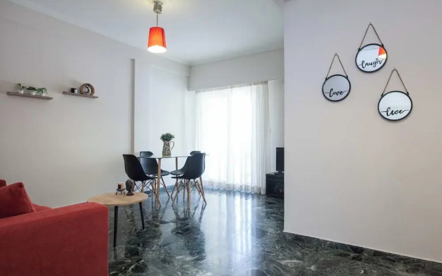 Modern 1 Bd Balcony Apt in Kato Patisia
