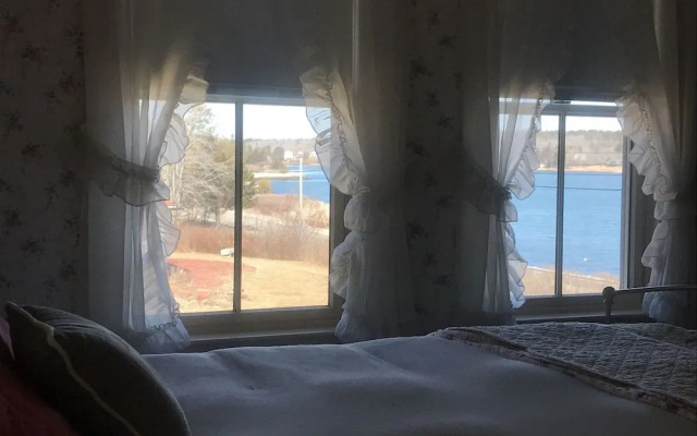Elsa's Inn on the Harbor