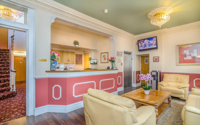 Hyde Park Radnor Hotel
