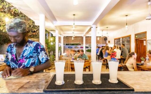 Dorian Guest House and Restaurant