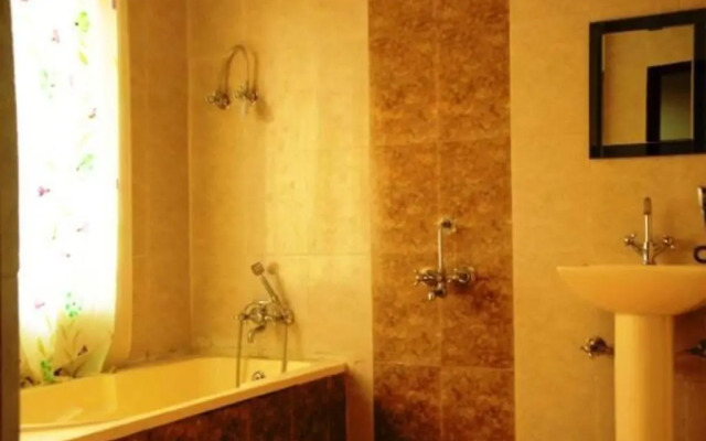 Hotel Crown
