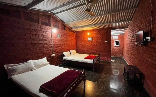 The Big Cat's Den - Maravakandy Resort