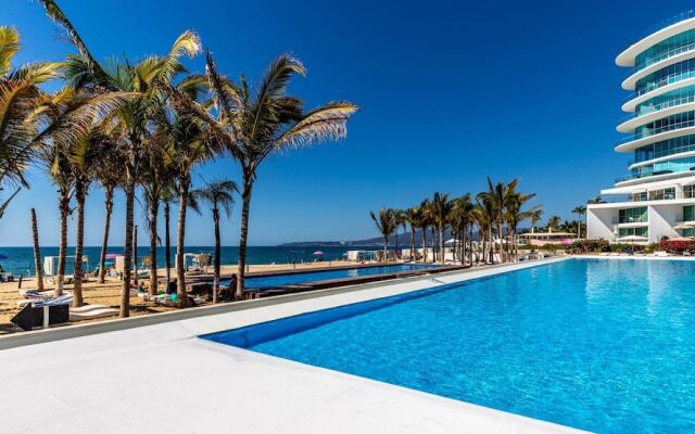 Condo Aria Ocean 501 by Kivoya