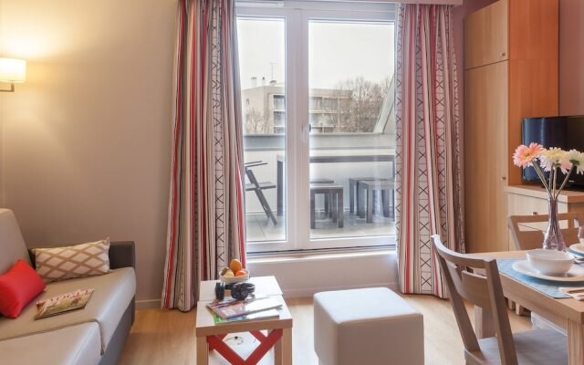 Colmar: Contemporary Apartment, 800 m From the Centre