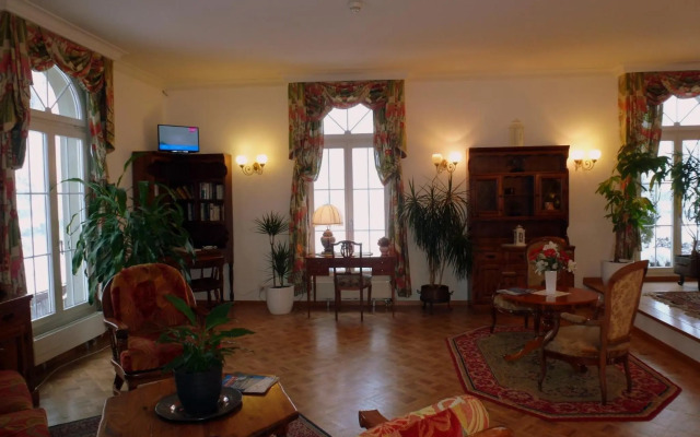 Central Continental Hotel