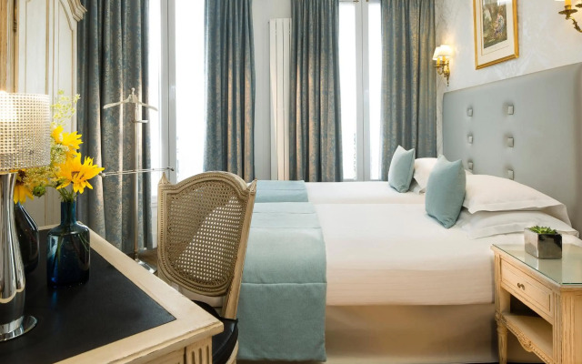 Hotel Plaza Elysées