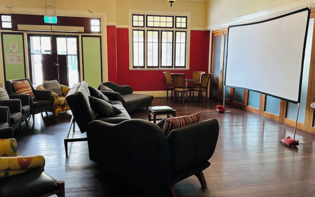 Mossman Exchange & Backpacker Resort