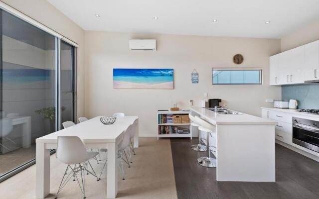 OG- By the Sea, 400m to Beach