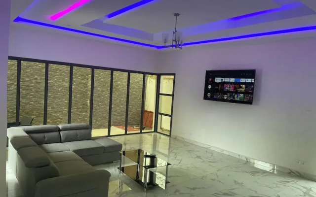 Tino Luxury House & Residence