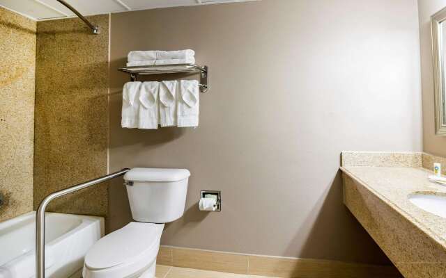 Quality Inn & Suites Arden Hills - Saint Paul North