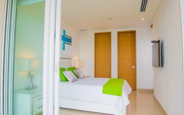 Luxurious Oceanfront Apartment