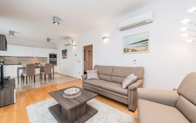 Apartments Dyana