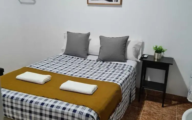 M-A Catrachos Rooms