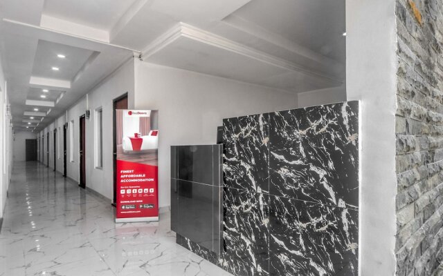 RedDoorz Plus Syariah near Pondok Cabe Airport
