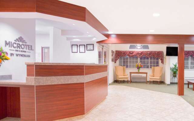 Microtel Inn & Suites by Wyndham Gassaway/Sutton