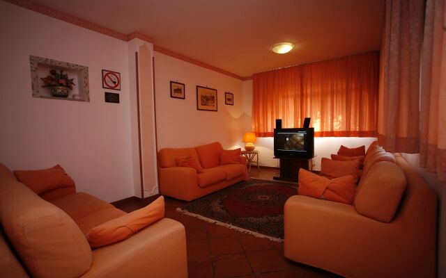 Hotel Leucosya