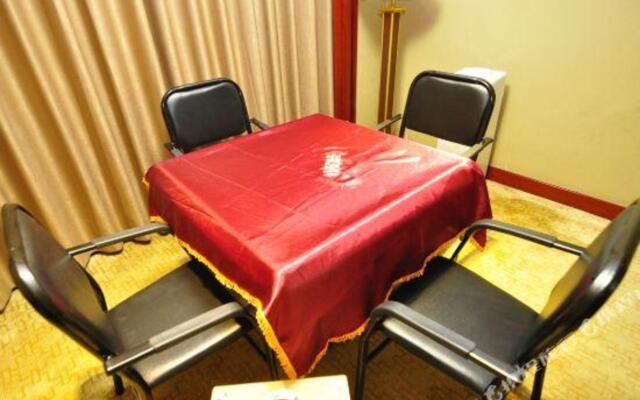 Yuxi Jiangxin E-Sports Hotel