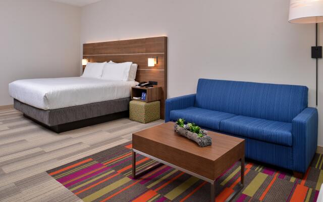 Holiday Inn Express & Suites West Melbourne by IHG