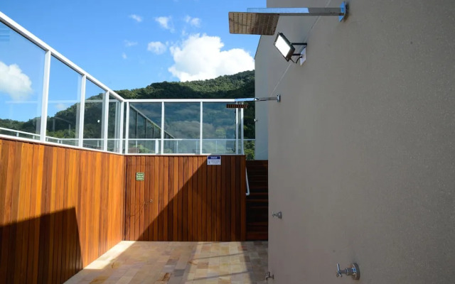 Apto c rea Gourmet a 300m da Praia das Toninhas