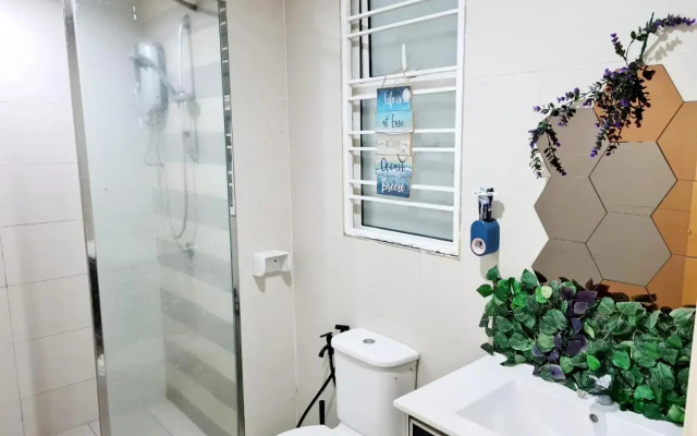 Homi Homestay Menara U2