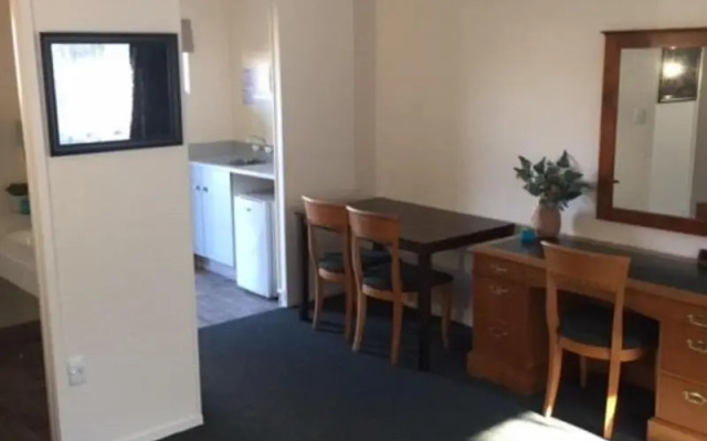 Pembrooke Motor Lodge